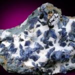 Benitoita, Neptunita y Natrolita