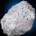 Coesita con Ellenbergerita y Piropo