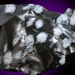 Cristobalita en copo de nieve Obsidiana