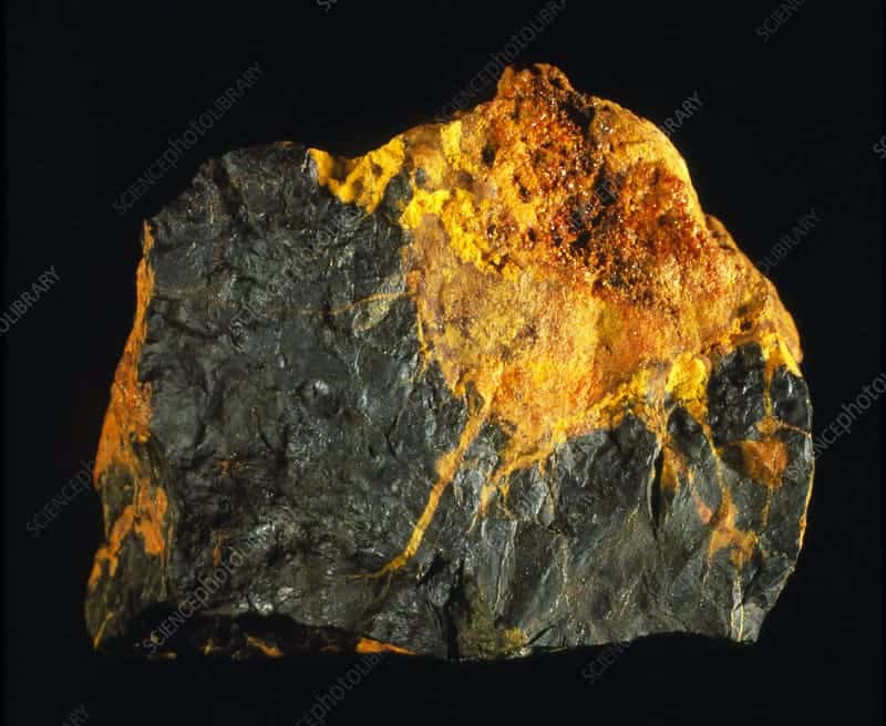 Uraninita (pitchblende) y gummita