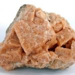 Cristal grande de Gmelinita reemplanzando a lla chabasita