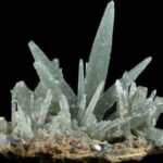 Cuarzo con inclusiones de Hedenbergita.