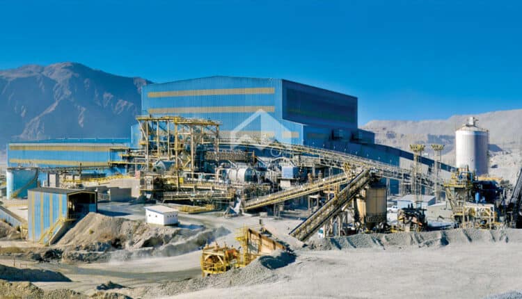 Glencore compra la participación de Newmont en un proyecto de cobre y ...